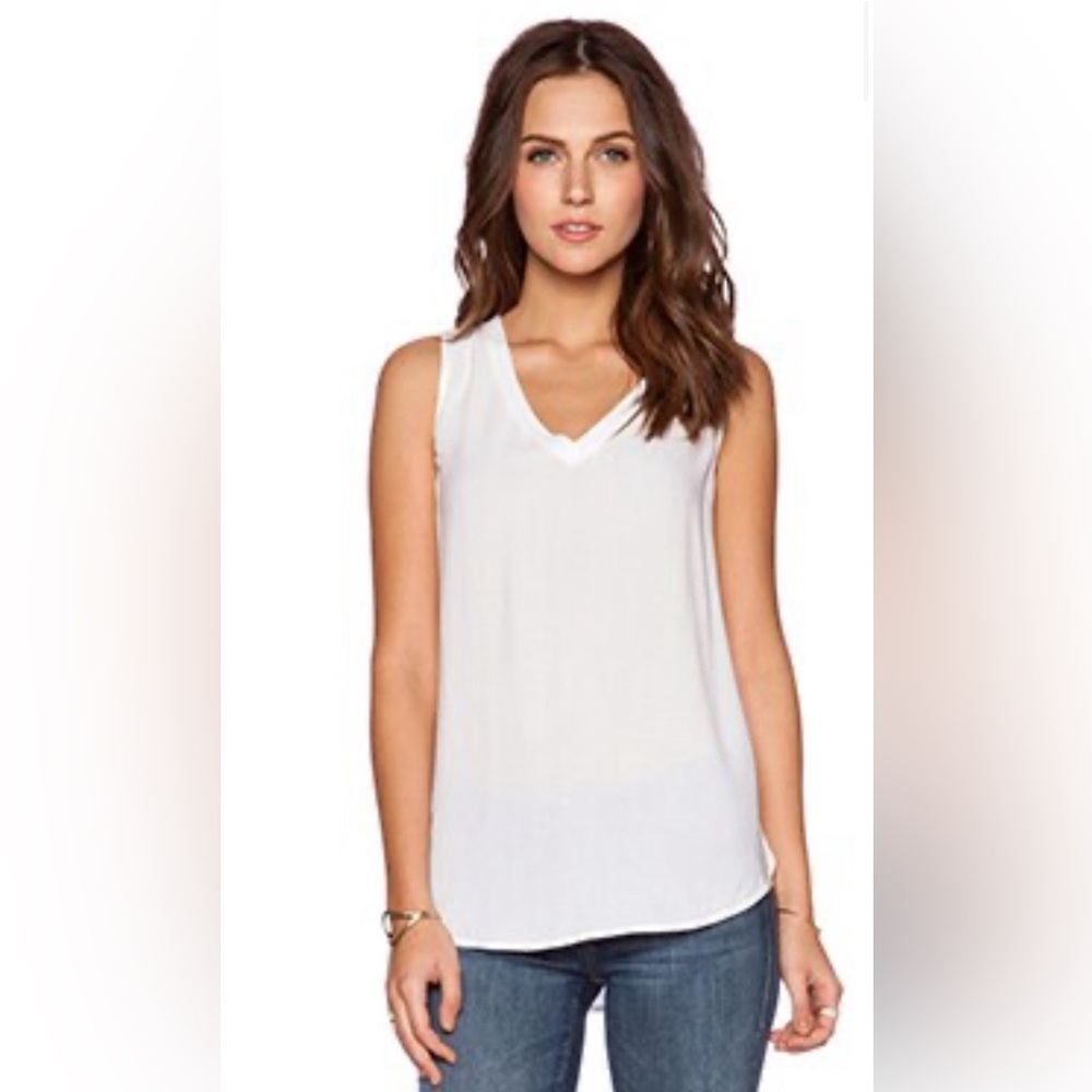 Bella luxx Los Angeles white tank